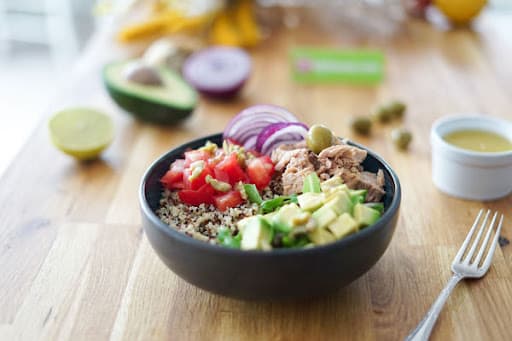 Quinoa Bowl with Tuna and Avocado